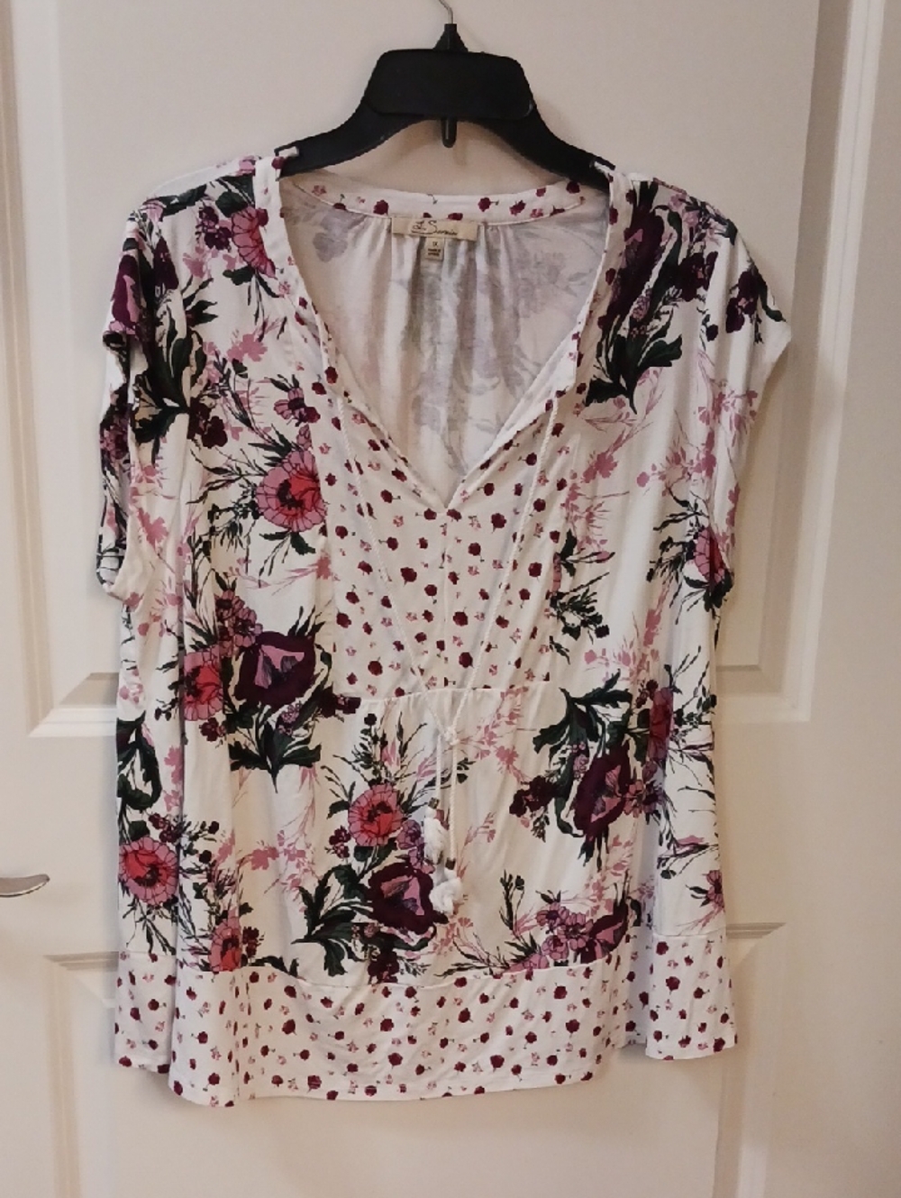 V-Neck Floral Blouse in White and Pink